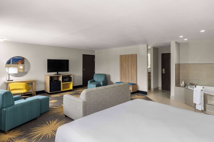 Days Inn by Wyndham Williams