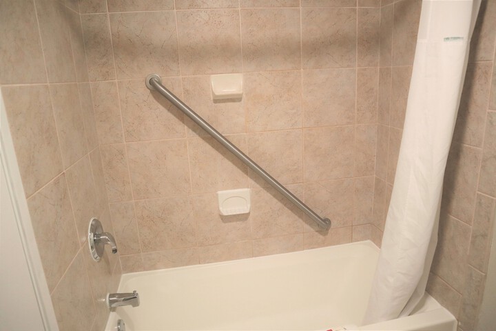 Room 10 of 27