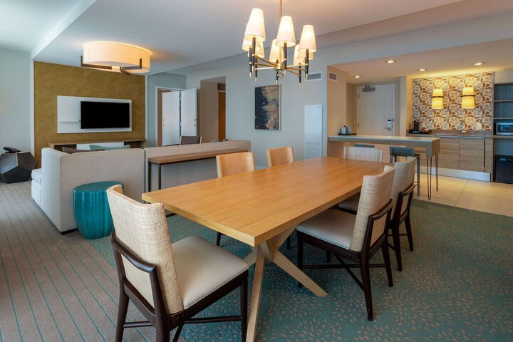 Wyndham Grand Clearwater Beach