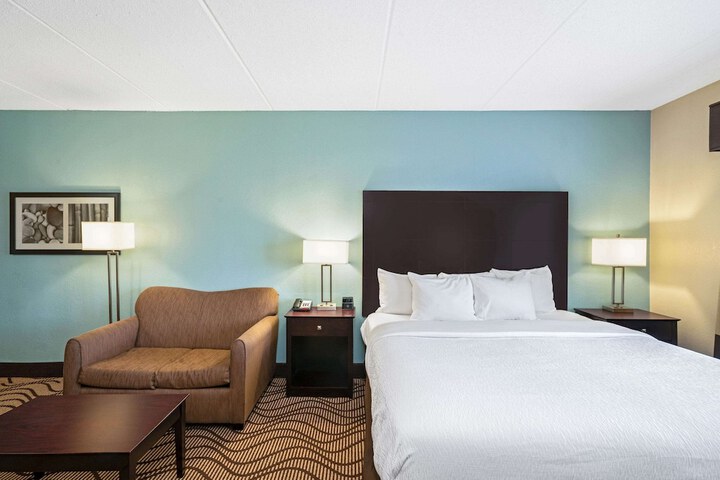 Room 32 of 44
