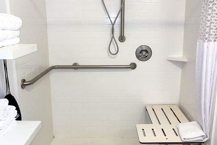 Hampton Inn & Suites Albany Airport