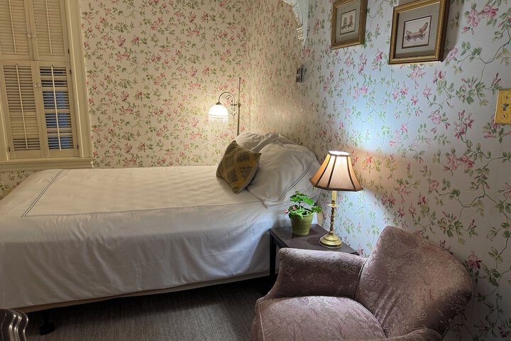 Room 39 of 48