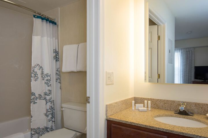Room 21 of 37