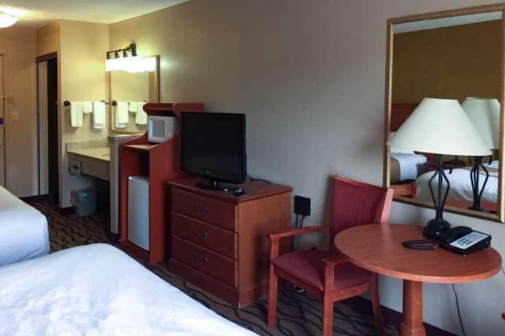 Room 7 of 10