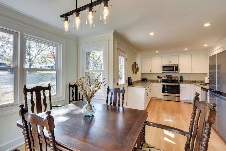 Tranquil Travelers Rest Home w / Fire Pit!