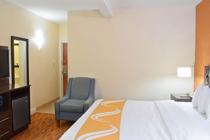 Quality Inn & Suites Middletown - Newport