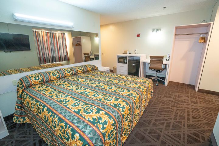Room 30 of 42