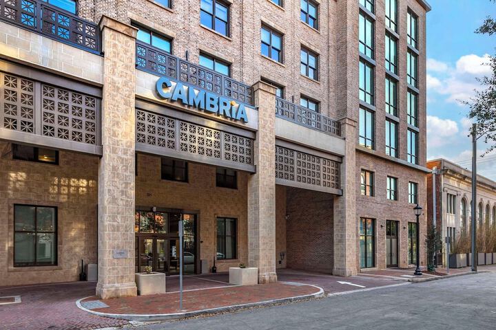 Hotel 3 of 58