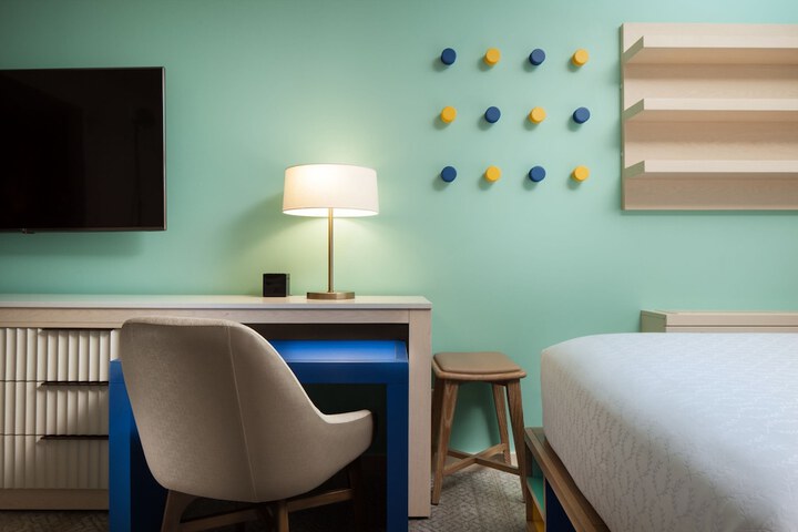 Room 99 of 224
