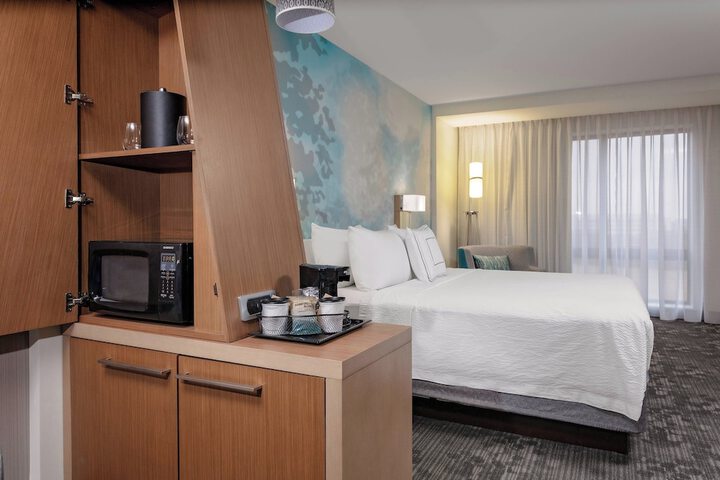 Room 11 of 19