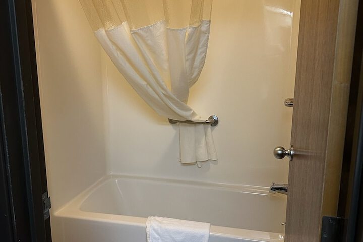 Room 26 of 33