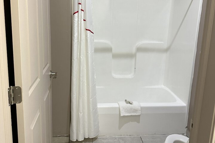 Red Roof Inn & Suites Lake Orion / Auburn Hills