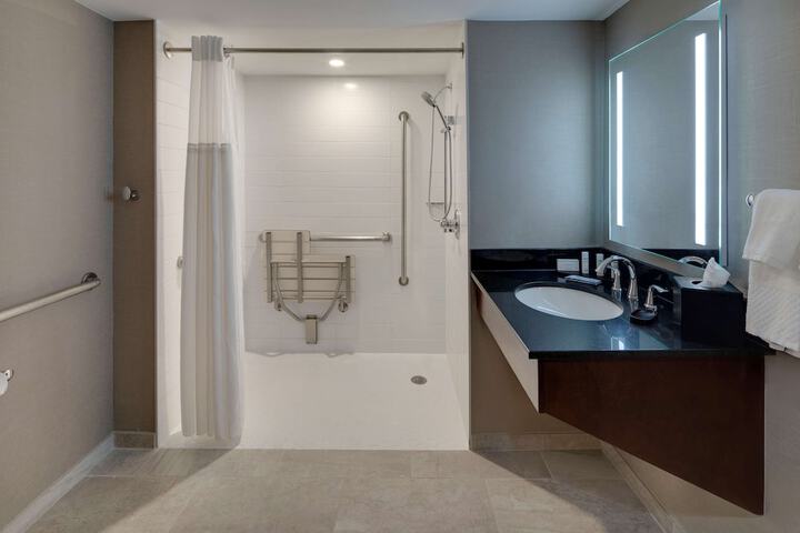 Embassy Suites by Hilton Detroit Troy Auburn Hills