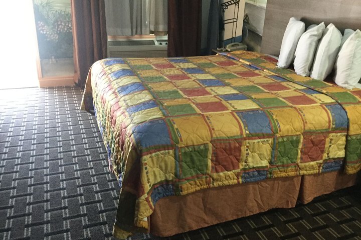 Room 14 of 37