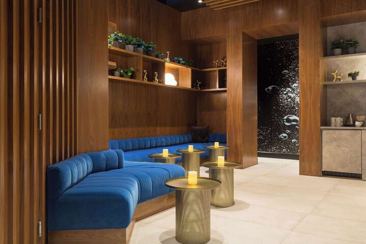 Hotel 7 of 98