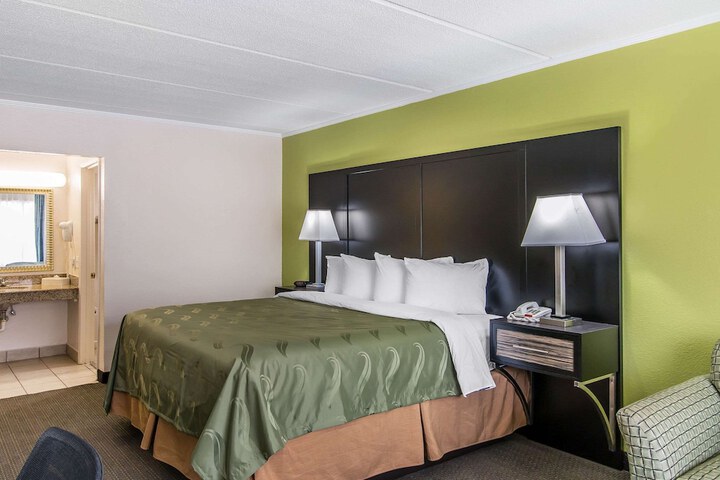 Room 19 of 33