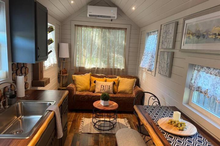 Shangrila Tiny Home near Dove Ridge Winery