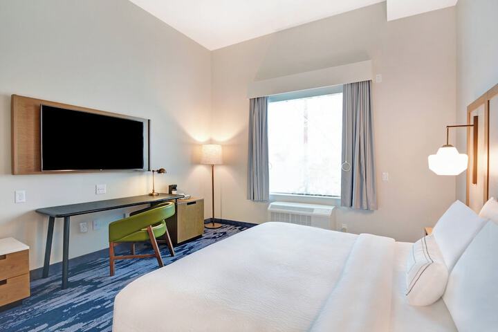 Room 12 of 32