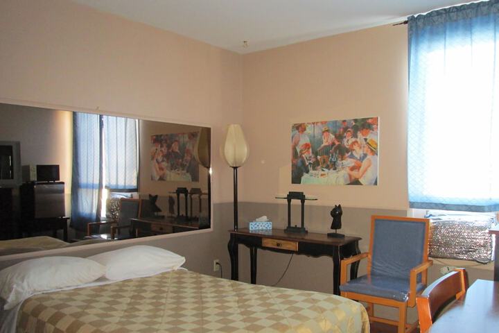 Room 17 of 22