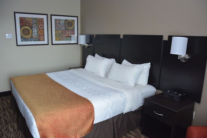 Roosevelt Inn and Suites