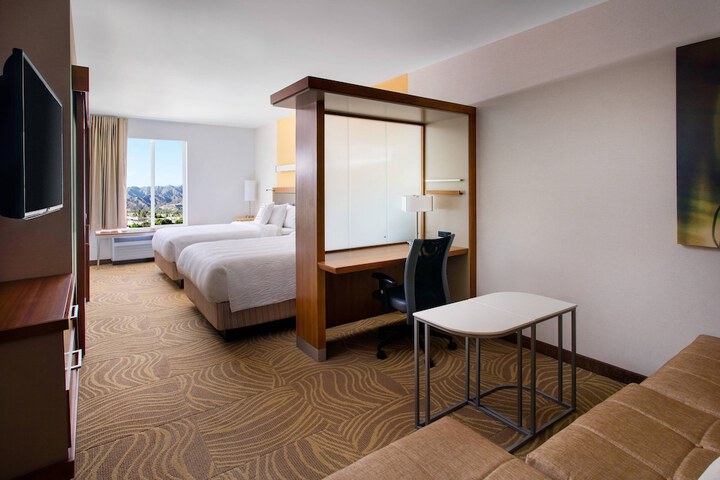 Room 30 of 61