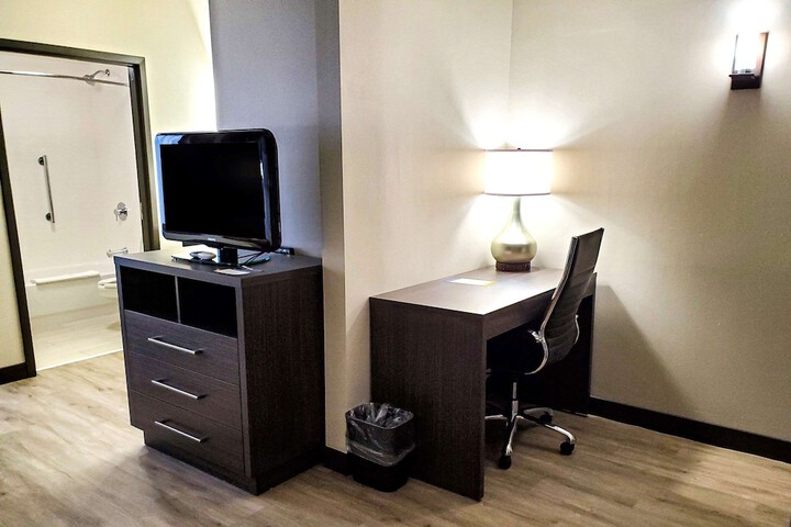 Room 25 of 66
