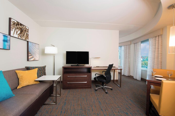 Room 40 of 53