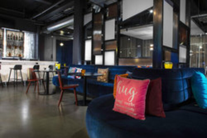 Lounge 364 of 462