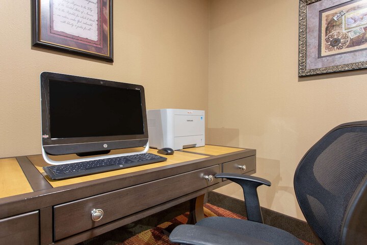 Business Center 54 of 58