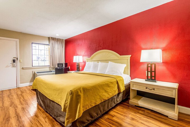Room 21 of 26