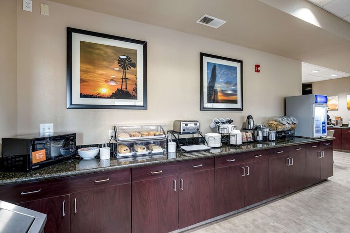 Breakfast/Coffee Service 38 of 50