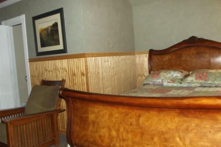 Room 12 of 27