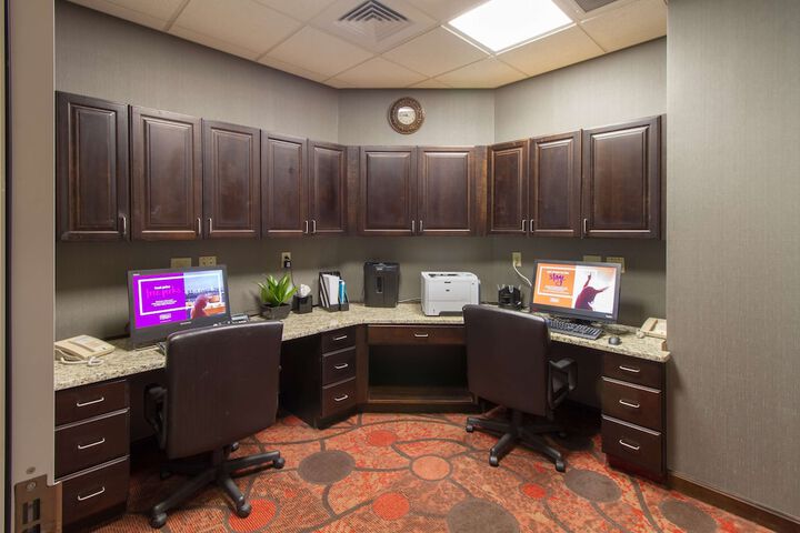 Business Center 41 of 41