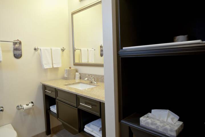 Asbury Inn & Suites