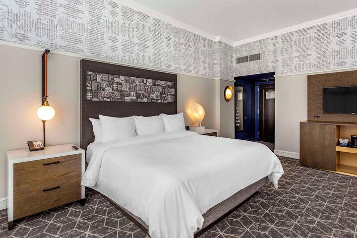 Room 16 of 46