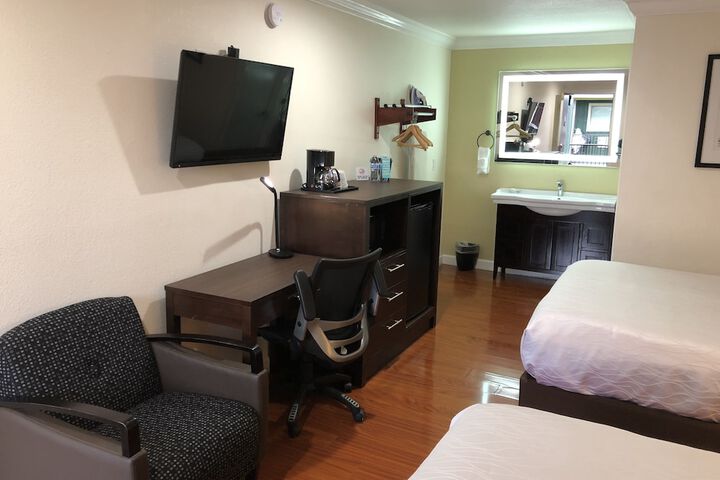 Room 9 of 54