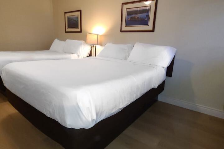 Room 33 of 87