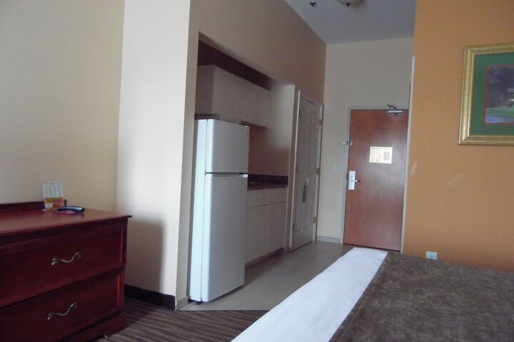 Room 28 of 62