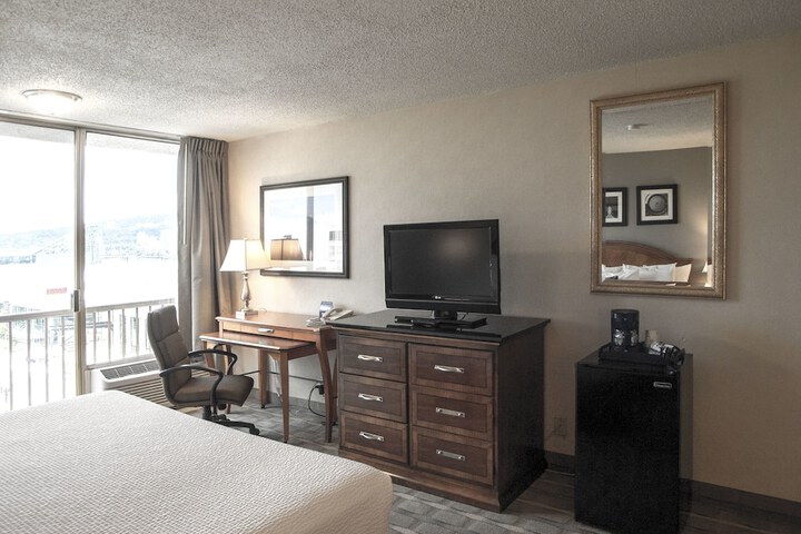 Room 10 of 40
