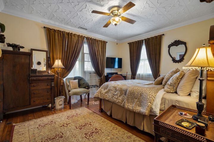 Room 21 of 50