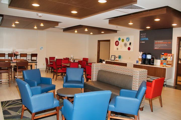 Holiday Inn Express & Suites Douglas by IHG