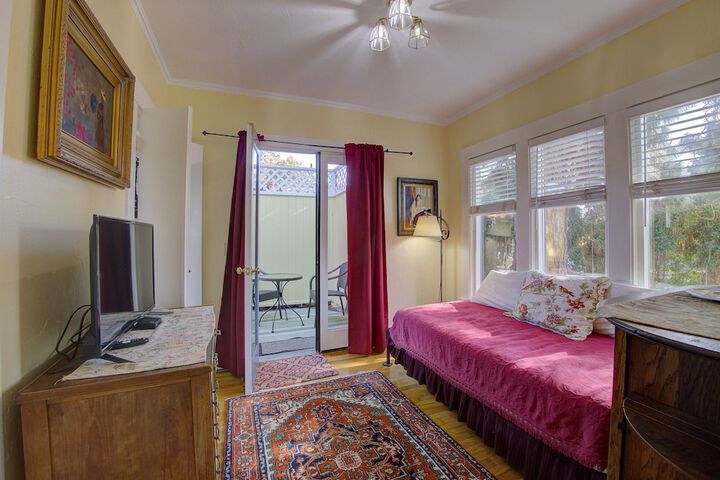 Room 42 of 156