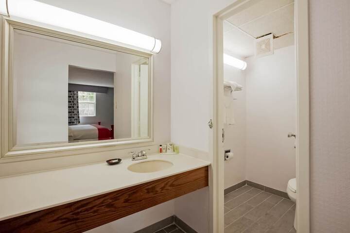 Room 16 of 49