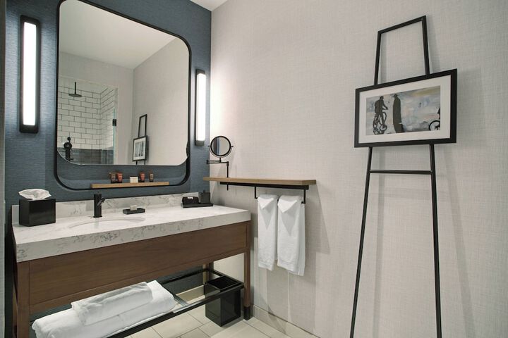 Room 35 of 65
