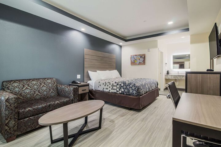 Room 15 of 26