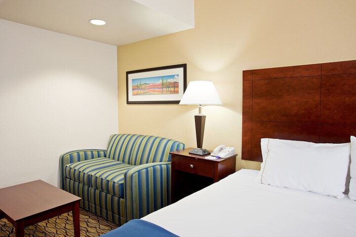 Room 14 of 39