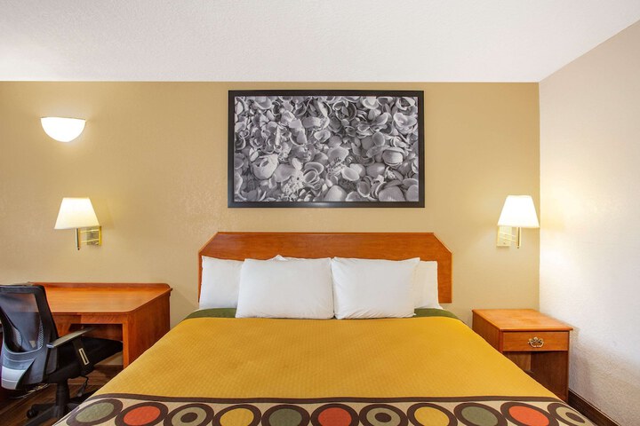 Room 33 of 52