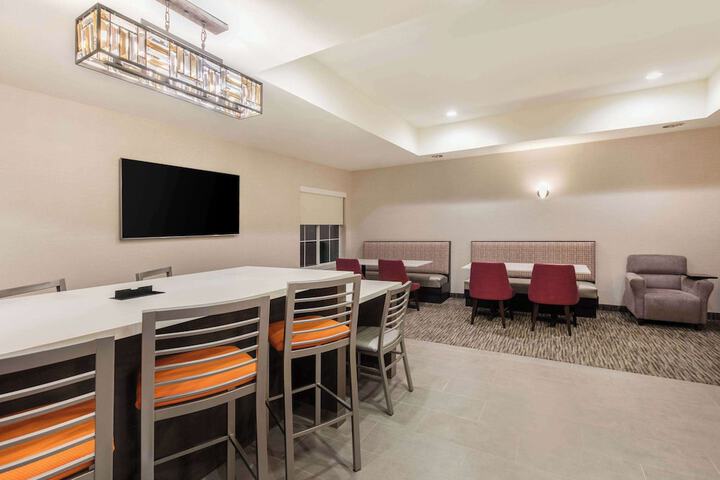 La Quinta Inn & Suites by Wyndham Fredericksburg