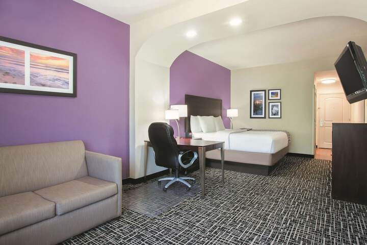 Room 20 of 33