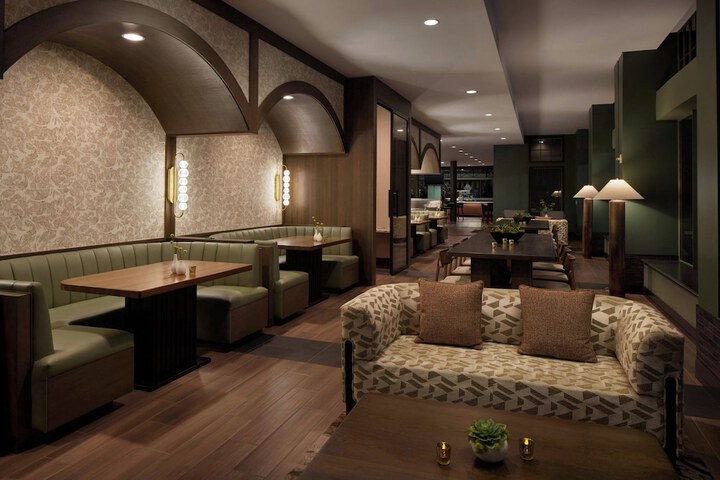 Sheraton Grand Sacramento Hotel